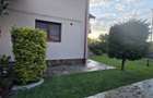 Casa de vanzare complet mobilata cu o curte generoasa in Zimand Cuz