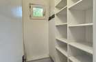 Inchiriez apartament foarte spatios, Boul Rosu