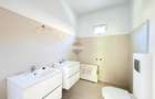 Casa spa?ioasa, complet renovata la interior, 4 camere, 2 bai - 3