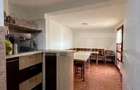 Casa cu 5 camere, 2 bucatarii ?i 4 bai | 2 intrari | I - 8