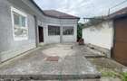 Casa cu teren de 915 mp și front de 20 ml - 2