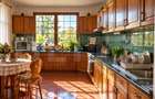 Proprietate de vanzare, 315 mp, 17 ari teren, zona Sangeorgiu de Mures