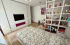 Apartament cu 2 camere, decomandat, etajul 3, complet renovat, ideal p - 4