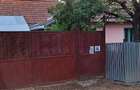 Vand casa la tara zona linistita 5 camere o baie ,o bucatarie,