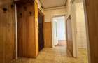 Bacau, apartament cu 3 camere, etaj 2/4, cu centrala, semicentral