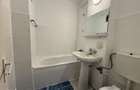Bacau, apartament cu 3 camere, etaj 2/4, cu centrala, semicentral