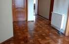 Casă cu Teren 500 Mp în Craiovei - 4