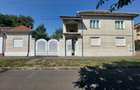Casa de vanzare parter+etaj - 1