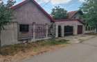 De vanzare casa cu 3 camere, 1000 mp teren, Cauaceu