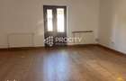 Casa D+P+E de inchiriat Centru, ideala pentru cre?a / gradini?a.