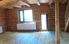 Casa din lemn masiv cu teren in Muntele Rece - 8