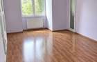 4 camere cu grup sanitar propriu in vila