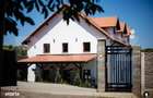 Casa de vanzare, 400 mp, zona Cetate