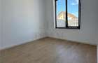 Duplex pe parter - 3 dormitoare -  curte amenajata - la cheie - strada asfaltata