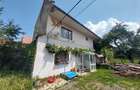 Doua corpuri de casa si teren de 1280 mp in centrul Rasnovului - 2
