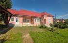 Casa de vanzare, Voiniceni, 10 arii, pivnita, 2 bucatarii, spre Unirii, Mures - 1