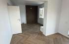 Apartament cu 3 camere , cu loc de parcare subteran ,metrou pacii.