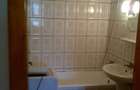 Inchiriez apartament decomandat central 2 camere - 2