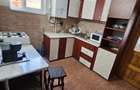 Inchiriez pe TERMEN SCURT apartament cu trei camere str Universitatii - 15