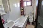 Vand apartament 3 camere complet mobilat si utilat, zona centrala!
