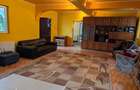 Casă cu 6 camere cu Teren 8246 Mp în Tărtășești - 2