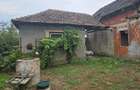 Vand casa loc SUMUGIU, sc 200 mp , parte casa noua la rosu , teren 2670 mp, la sosea, front mare