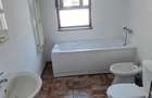 Inchiriez apart 3 cam, cu gradina + parcare, Valea Adanca, str Bazei - 6