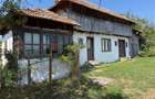 Casa traditionala cu teren generos si livada ideala pentru renovare - 1