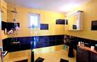 Casa individuala, 250 mp utili, 6 camere, 3 balcoane, terasa, livada,