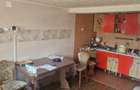 Casa de vanzare 122 mp + 450 mp teren, 3 camere, 2 bai, 2 bucatarii, anexe - 10