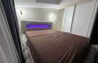 Inchiriez apartament cu 2 camere living baie bucatarie si o terasa spatioasa