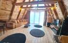 Oportunitate de investitie 3 Cabane A-Frame la cheie in Moieciu