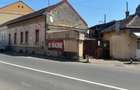 Vand casa , situata central , str. T.Popovici nr.2