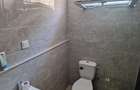 Vand casa la curte sector 5 - 7