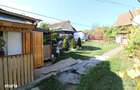Vand casa P+Pod in Izvoarele, la 15km de Hunedoara, teren 920mp, anexa