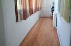 Apartament 3 camere in casa la curte