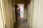 Vind apartament cu 3 camere, semidecomandat, situat central in Targu-Jiu, pe Str. M.C. Oancea - 6