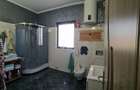 Casă cu 7 camere cu Teren 8000 Mp în Cosmești - 12