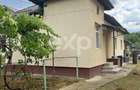 Casa cu 3 camere si teren 1.140 mp toate utilitatile, anexe si acces s - 6