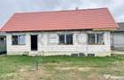 Proprietate cu 2 case in Osorhei intr-o zona cu case noi. - 11
