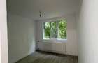Direct proprietar . Apartament 3 camere , decomandat . - 6
