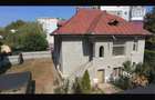 Vand conac istoric/casa/pensiune /380 mp utili /zona A /Urlati /toate utilitatile /Direct proprietar /demisol /parter/mansarda 3 intrari din 3 strazi - 8