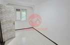 Apartament 3 Camere, Semidecomandat, Zona Piata Amzacea, Etaj 1