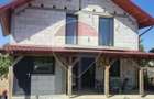 Casa / Vila cu 4 camere de vanzare