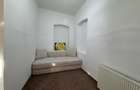 Apartament la casa, cu 3 camere, semidecomandat, zona centrala, str. Sitei - 19