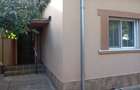 Proprietar vand casa cu713m teren in Calea Lipovei pe str ion Roata nr51 cu 4camere 2 bai si 2 bucatari camera tehnica , camara si garaj - 8