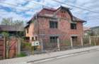Casa la rosu cu 1440 mp teren Tarnaveni - 1