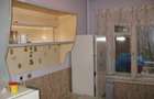 Unirii, metrou 10 minute, etaj 4, decomandat, nerenovat total