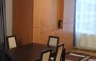 Închiriez apartament cu două camere 