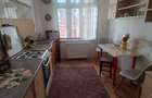 Vand apartament 3 camere,zona linistita,paracare gratis in fata curtii - 6